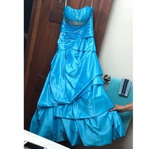 Prom dress, light blue, floor length